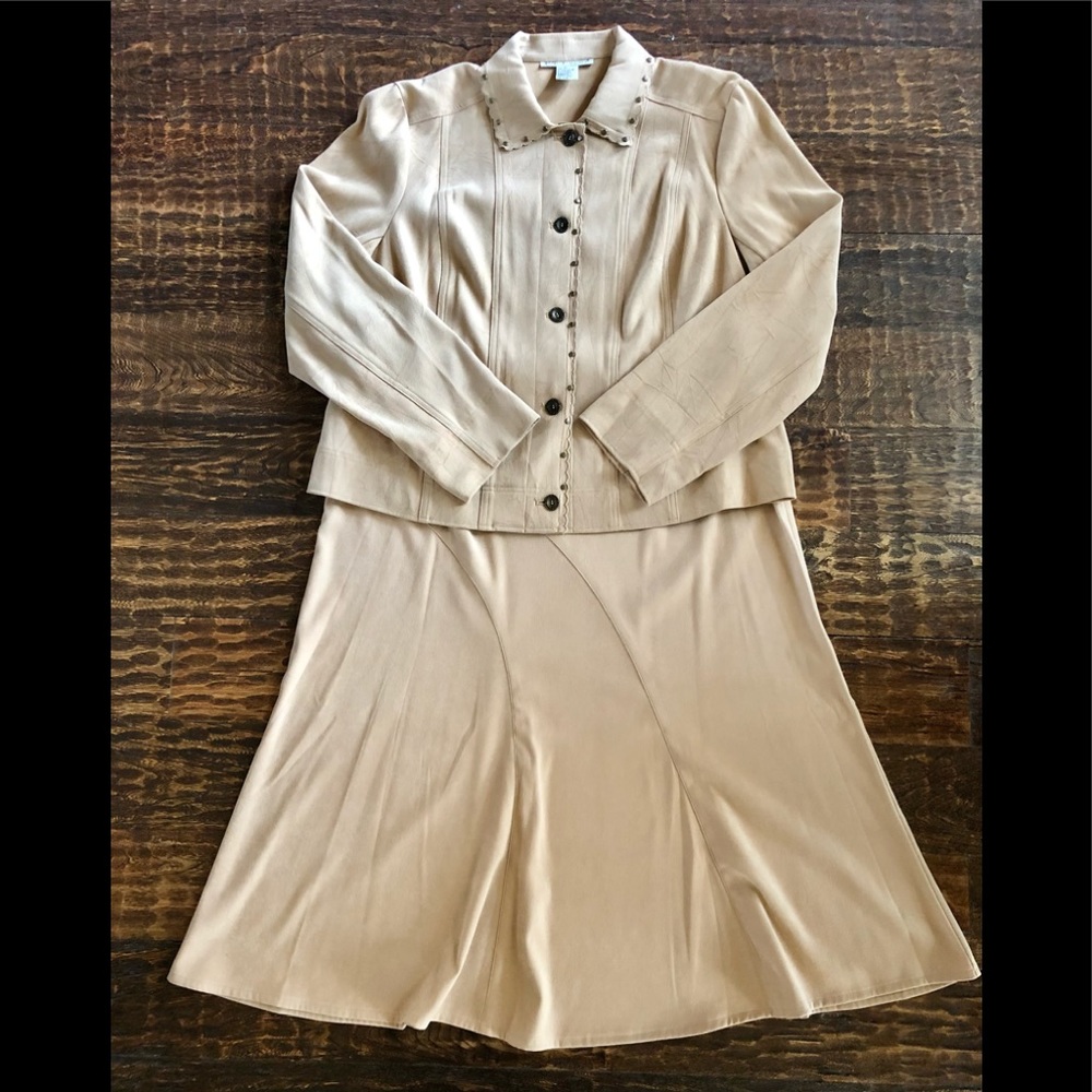 Requirements Jacket & Skirt-Size 18&XL (NWT)